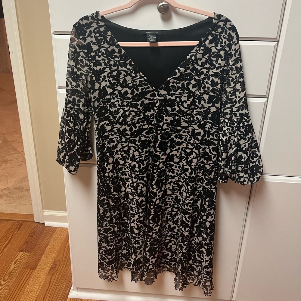 BCBG black and cream medium dress with 3/4 sleeves